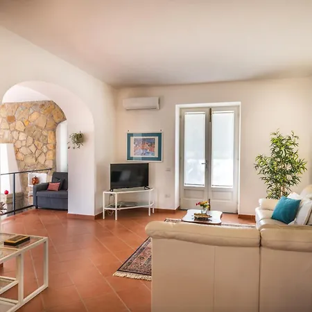 Dei Golfi Villa SantʼAgata sui Due Golfi