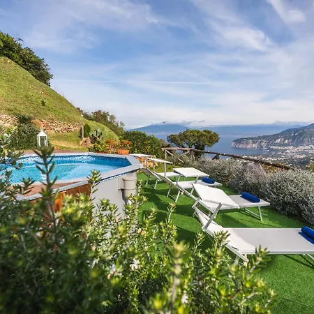 Dei Golfi Villa *